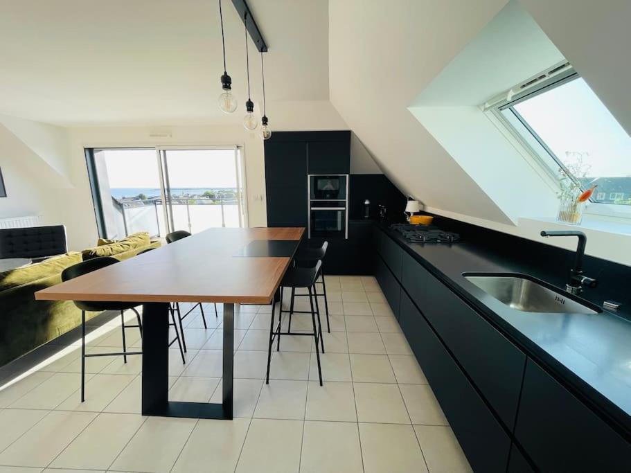 Appartement Lumineux Et Spacieux, Terrasse Et Parking Prive Concarneau Exterior photo